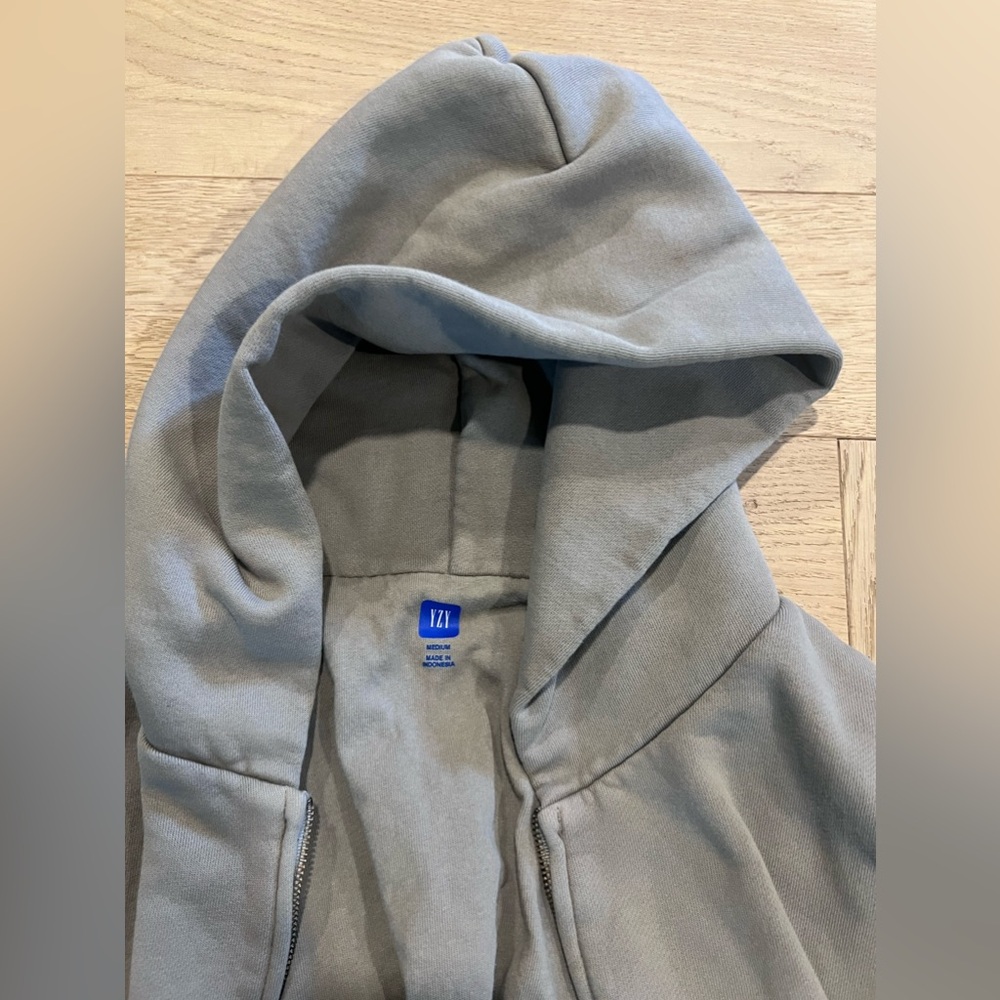 YZY light gray full zip hoodie
